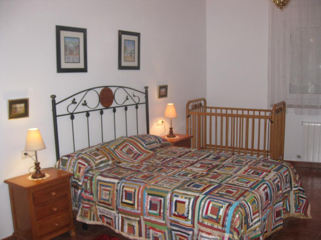 Villa Remedios Cuevas del Becerro Chambre photo